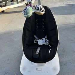 4 Moms Baby Lounger 