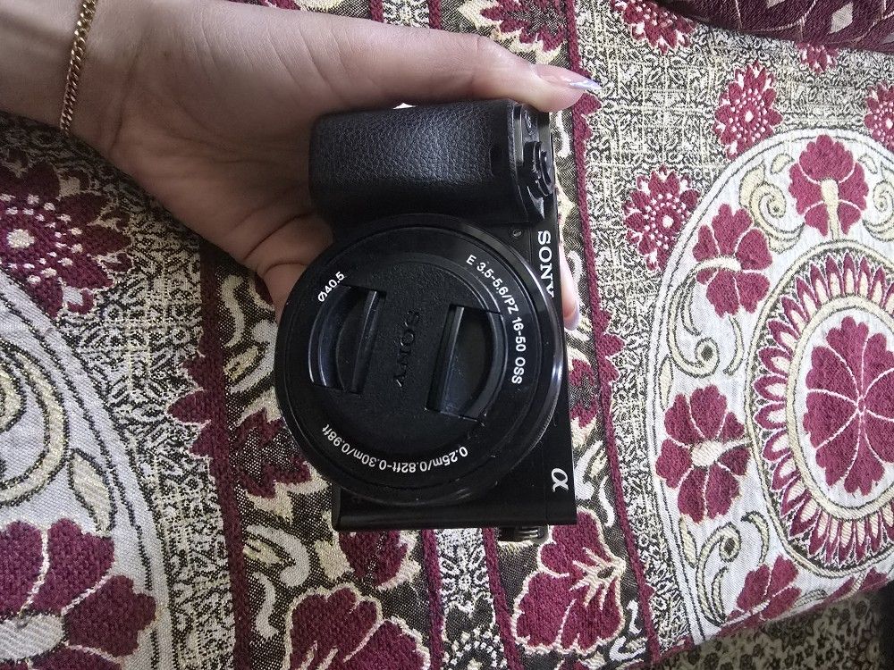 Sony A6000