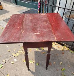 Drop leaf Table