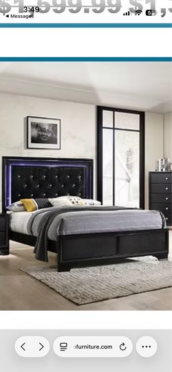 Bed with bedframe