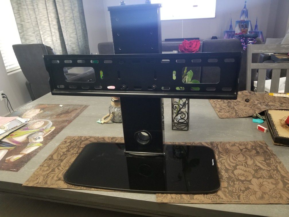 TV stand up to 55"