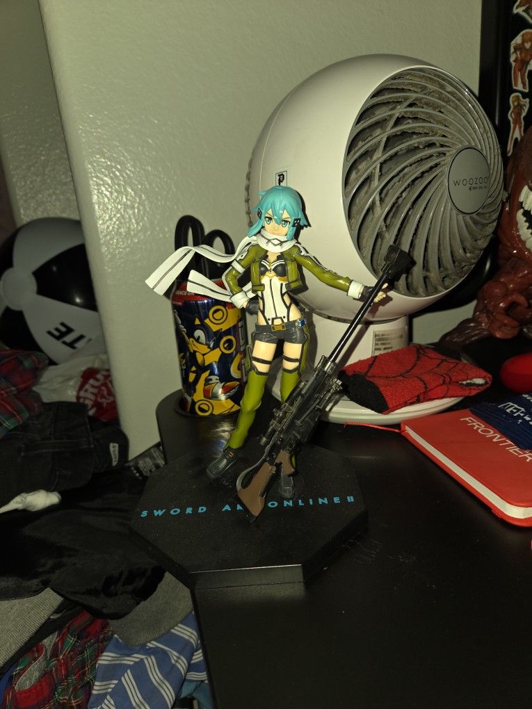 Sinon SAO statue