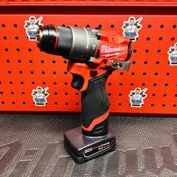 Milwaukee M12 FUEL 12-Volt Lithium-Ion Brushless Cordless 1/2 in. Hammer Drill Kit with (1)  4.0Ah Battery