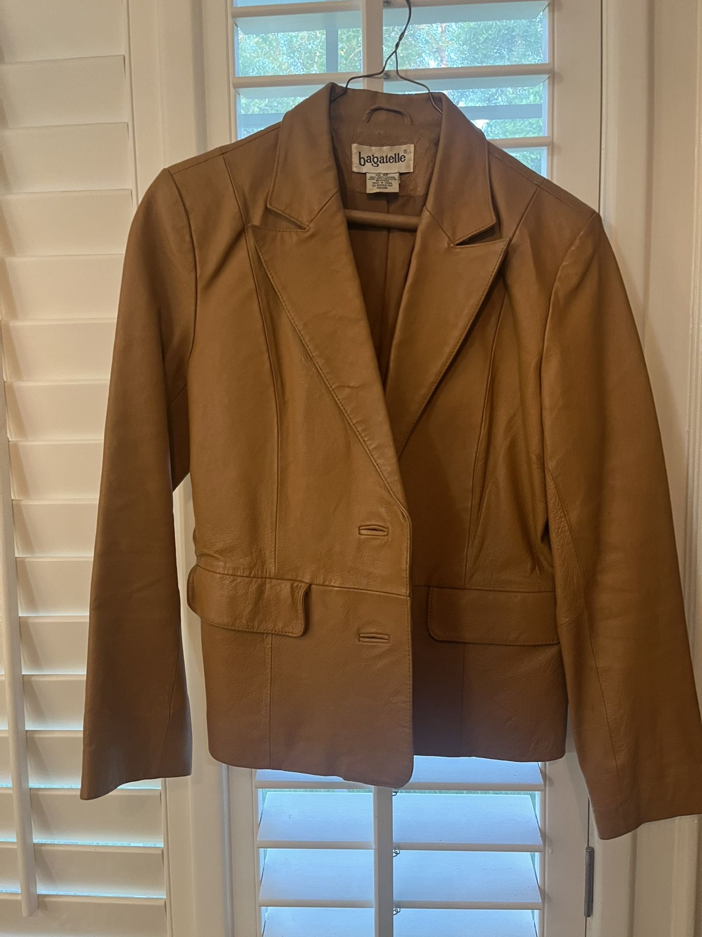 Woman's Leather Jacket  Size 6P