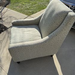 Contemporary accent living room chair