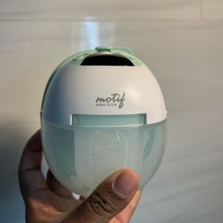 Motif Aura Glow Wearable Breast Pump