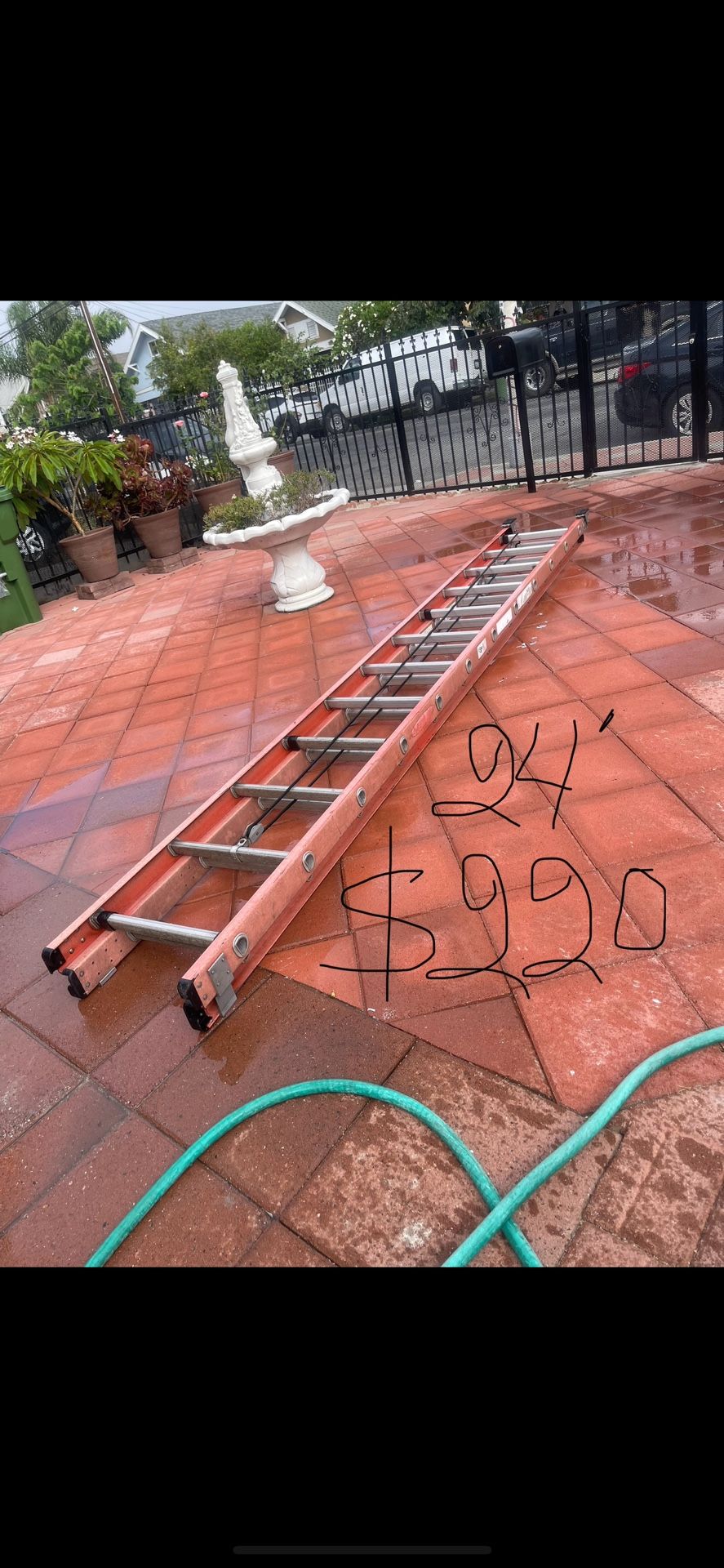 Excellent Condition 24 Feet And More Sizes Available Fiberglass Ladders