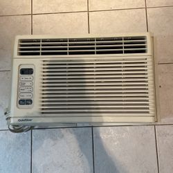 Goldstar 6500 BTU Air Conditioner for Sale in Queens, NY - OfferUp