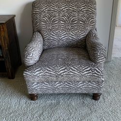 Like New Comfortable Chair