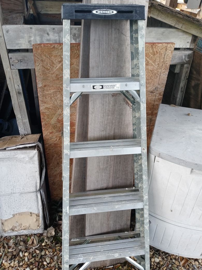 5 feet ladder