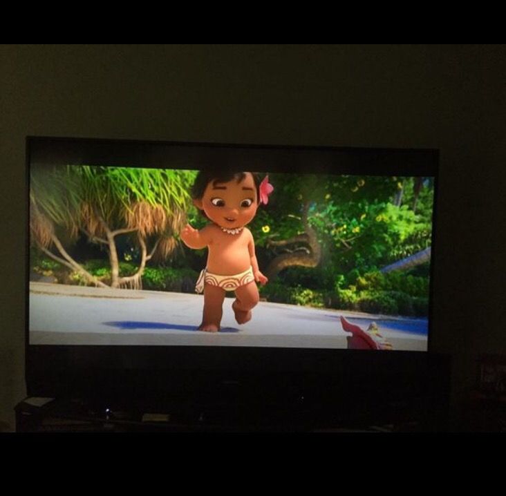 Mitsubishi 70 inches DHDTV Great for Watching Movies and Sporting Events HD