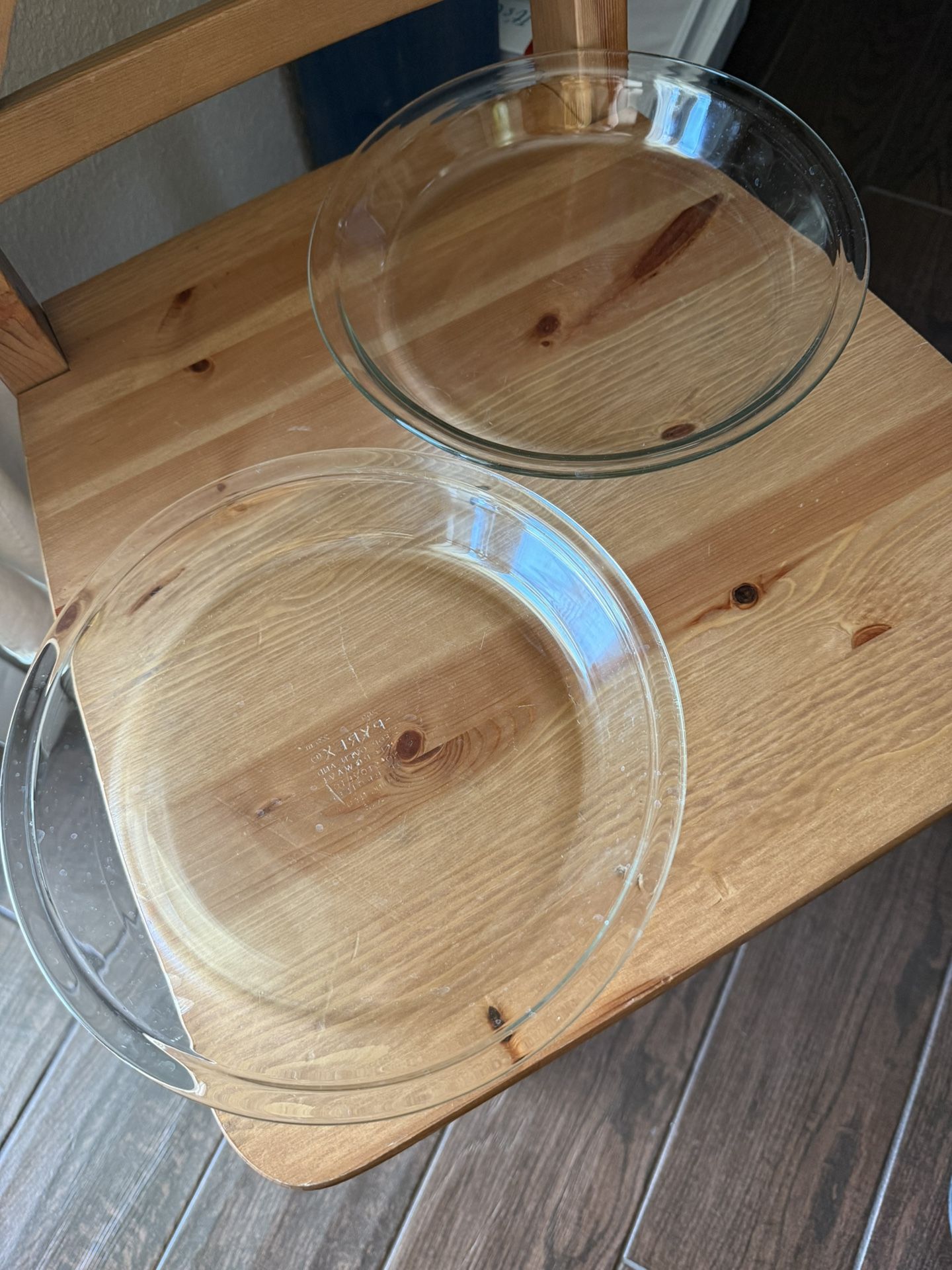 Vintage PYREX Rimmed Pie Plates 9.5" - Set of 2