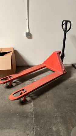 Toyota 5,500 lb Pallet Jack – Industrial Grade – Must Go!