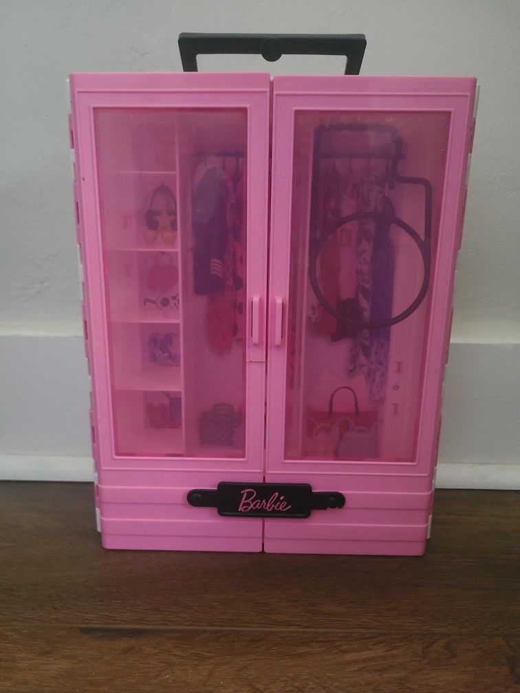 Barbie Fashionistas Ultimate Closet, Pink with Fold-Out Rack & Carrying Handle, Portable Storage for Barbie Doll Clothes & Accessories