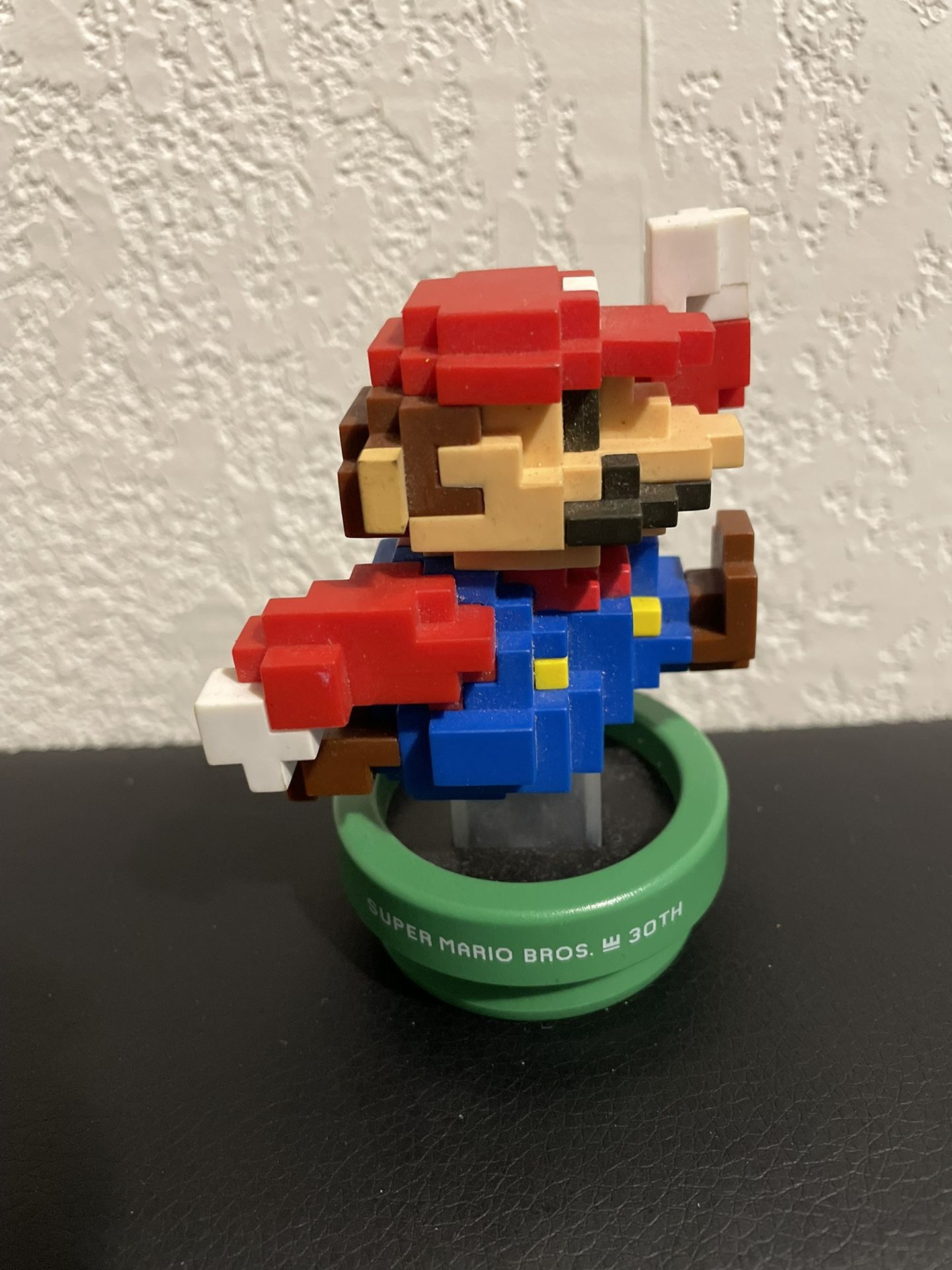 Amiibo Super Mario Bros Modern Color 8 Bit Mario 30th Anniversary 