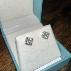 Diamond Earrings (VVS1)