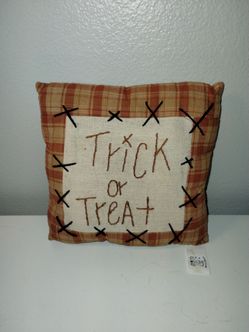 VTG Honey & Me "Trick Or Treat" Primitive Cross Stitch Small Throw Pillow