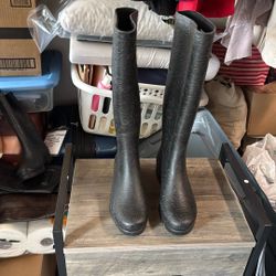 UGG Tall Rain Boots - size 6 NEW