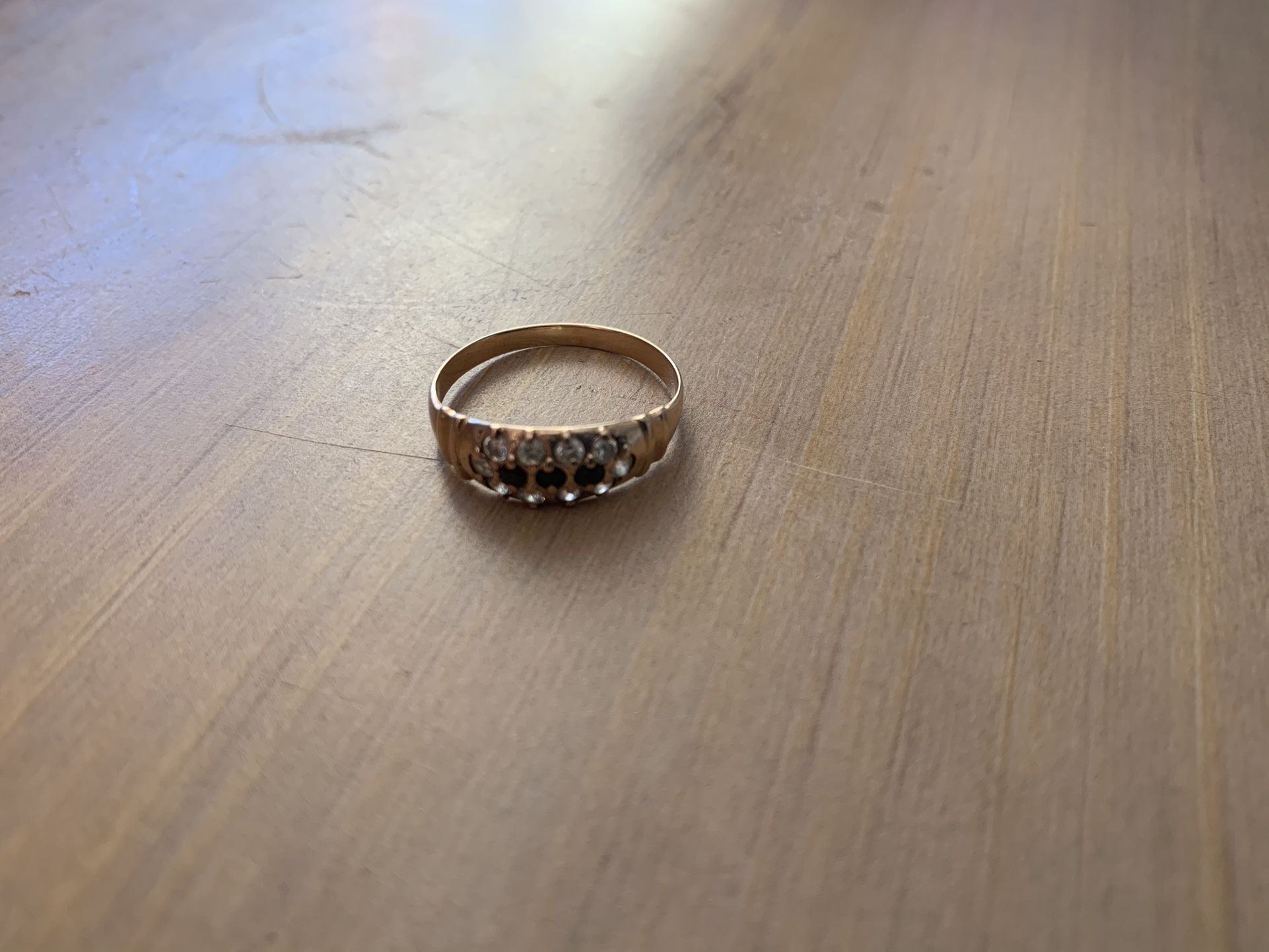 Gold 14 Kt Ring Size 7