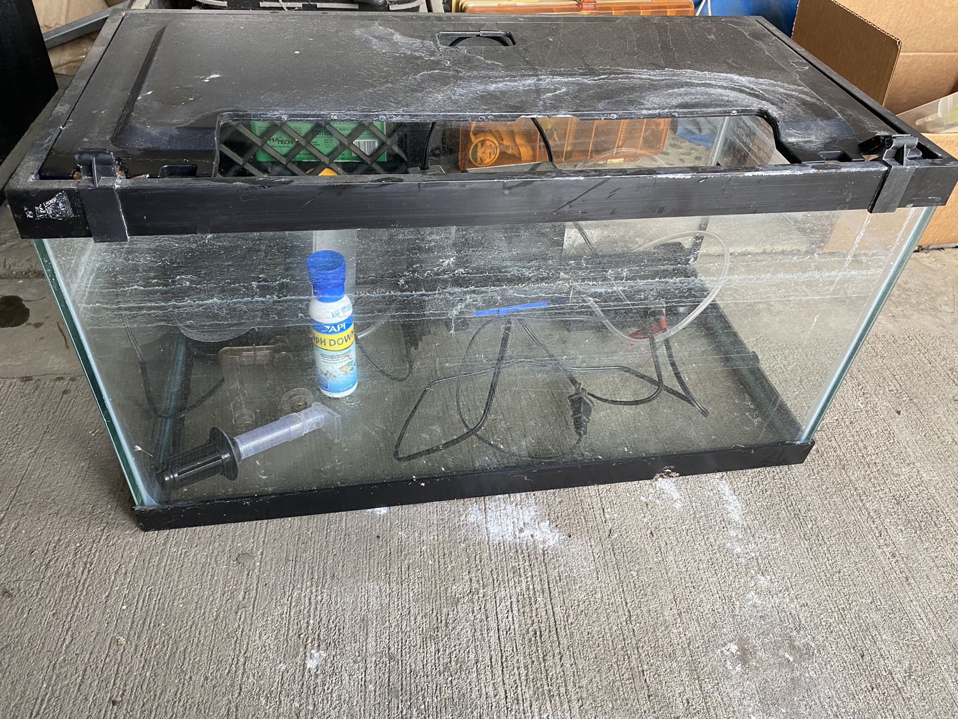 15 gallon fish tank aquarium. $70 Dimensions: 24x13x12 L H W