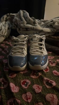 Jordan 11’s retro low blue 10.5