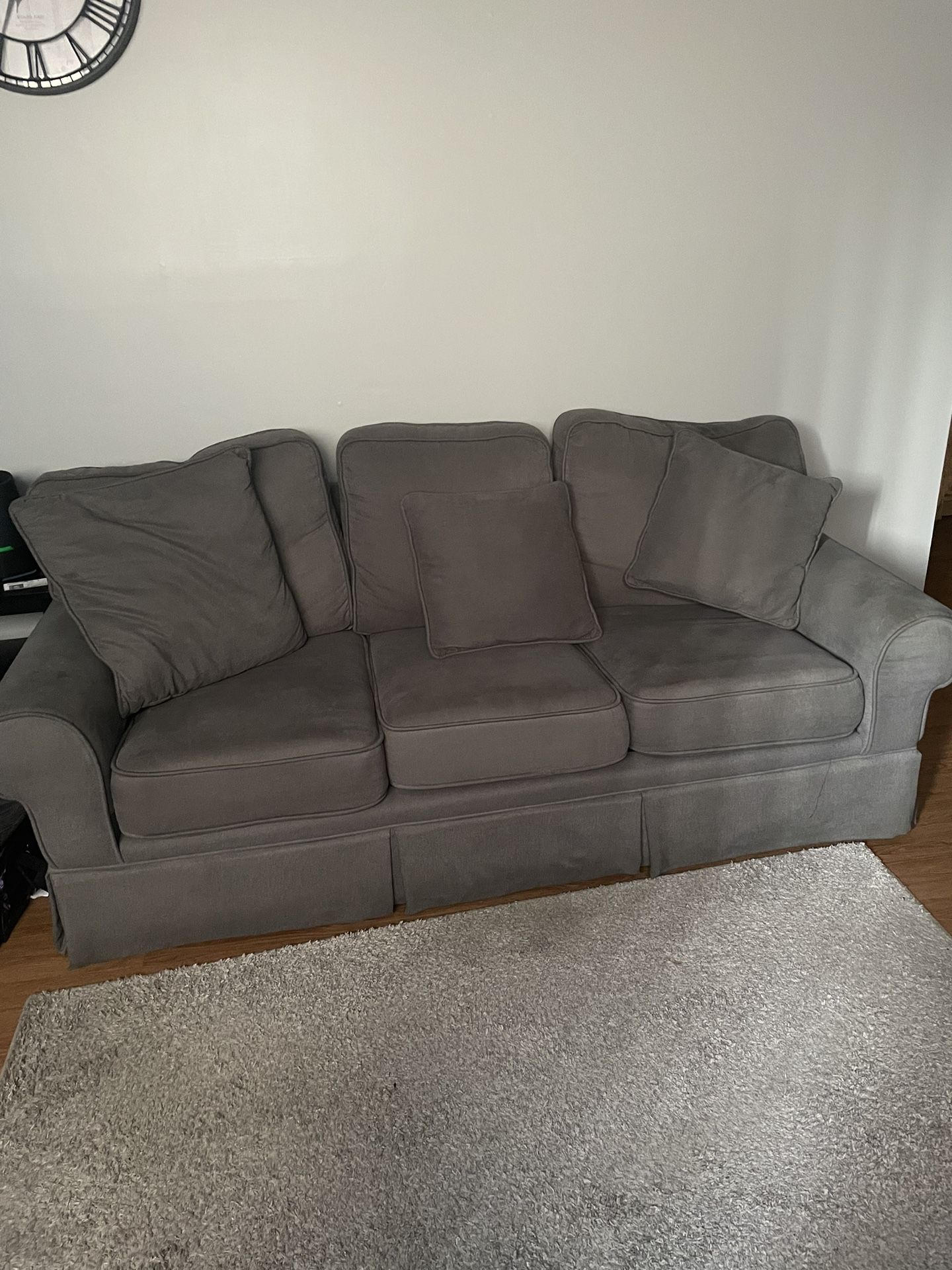 Full Size Pull Out Bed/ Couch