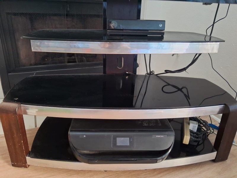 Samsung 48 Inch Smart TV With Stand - 90$ OBO