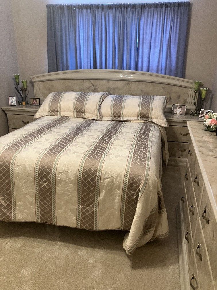 Bedroom Set, Queen Size
