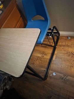 Kids desk