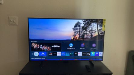 Pick up ASAP - Samsung 43” TV PLUS FREE TV STAND