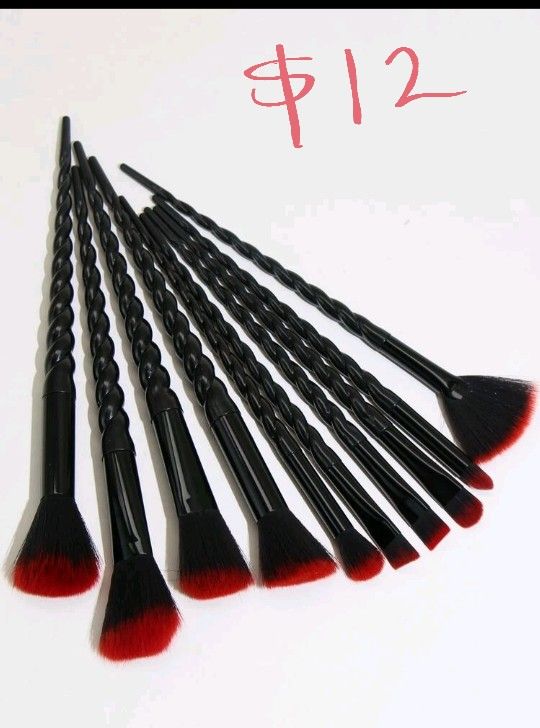 New 10 Piece Black Spiral Handle Makeup Brush Set. $12