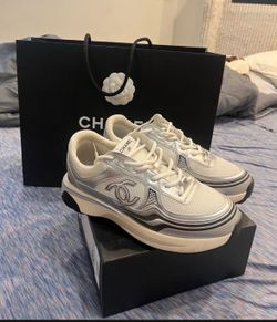 Used 2 times sneaker
