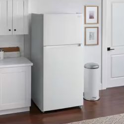 18 cu ft Too Freezer Refrigerator White