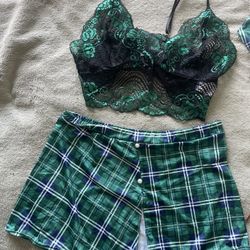 Women’s Clothes/lingerie 