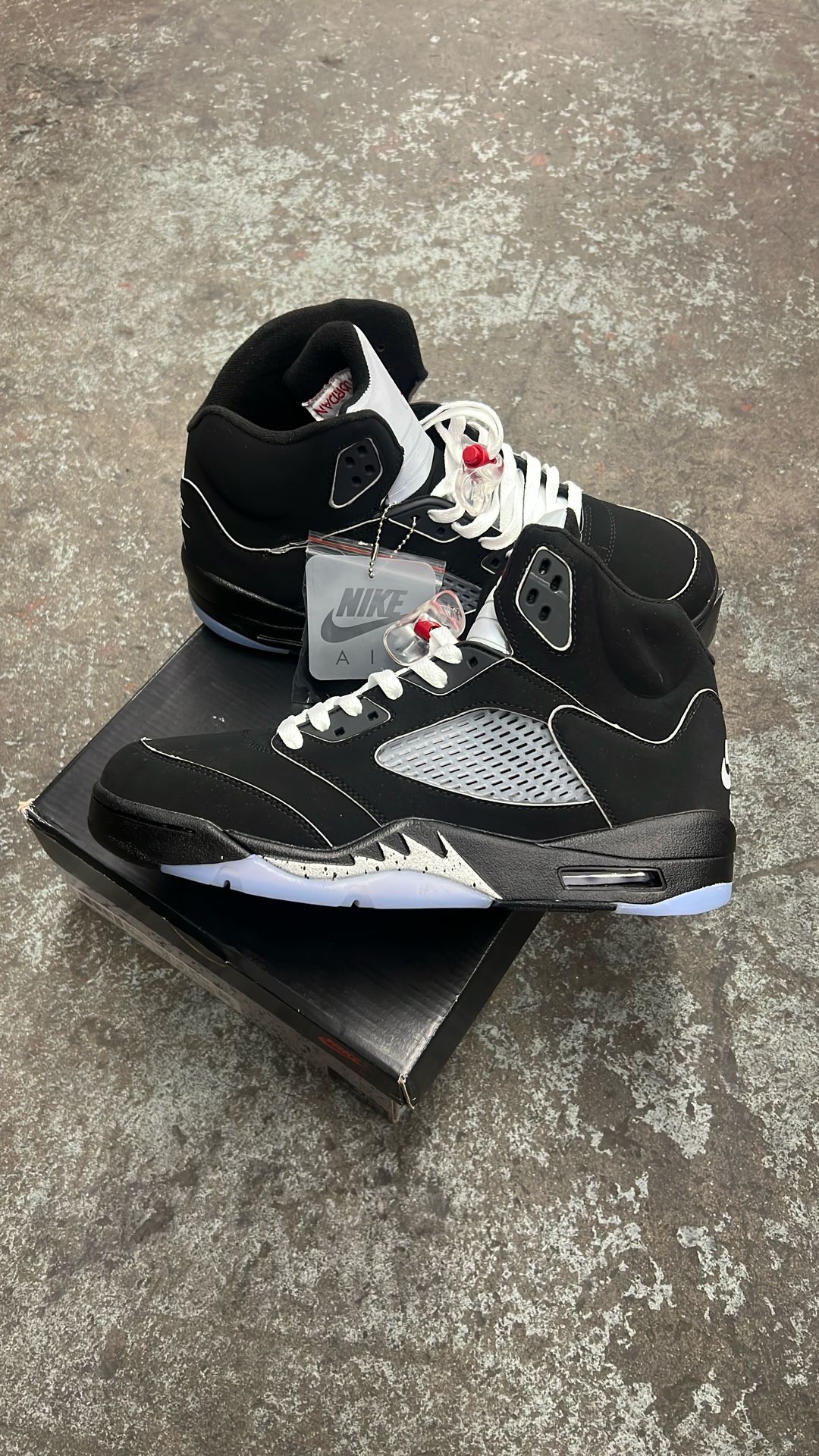 Jordan 5 Retro OG "Black Metallic Reimagined"