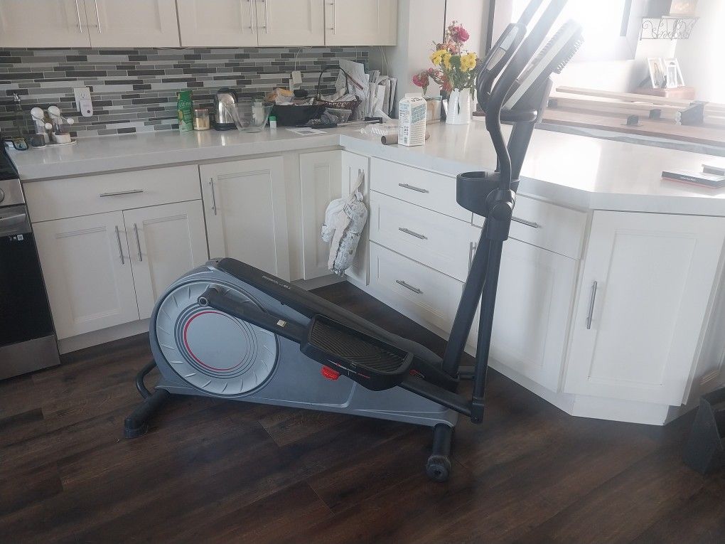 PRO,-FORM Elliptical Machine