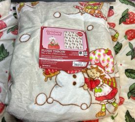 Strawberry Shortcake Christmas Plush Throw