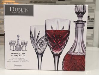 New 5 Piece decanter, and glasses