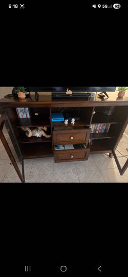 TV STAND