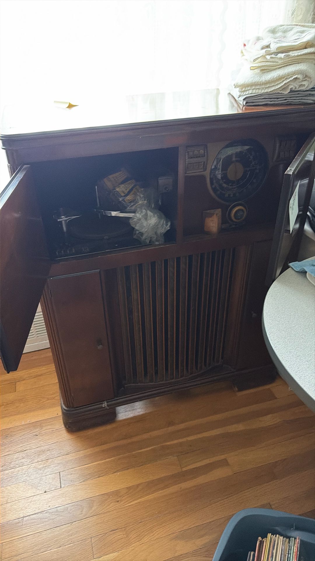 Vintage Wood Console Cabinet - Radio/Record Player (Zenith Style)