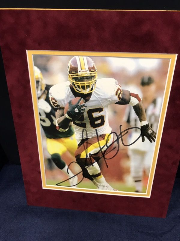 Autographed Clinton Portia, RB Washington Redskins 8x10 Photo Double Matted in the Burgundy Suede n Gold 11x14 Matte, suitable for framing!