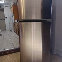 LG Stainless Steel Top Freezer Refrigerator
