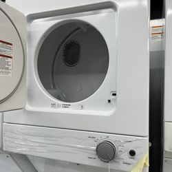 New Whirlpool 24” Washer Dryer Stackable Electric 220 / 240v