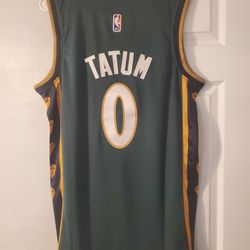 Boston Celtics Jayson Tatum Jersey Size Large 