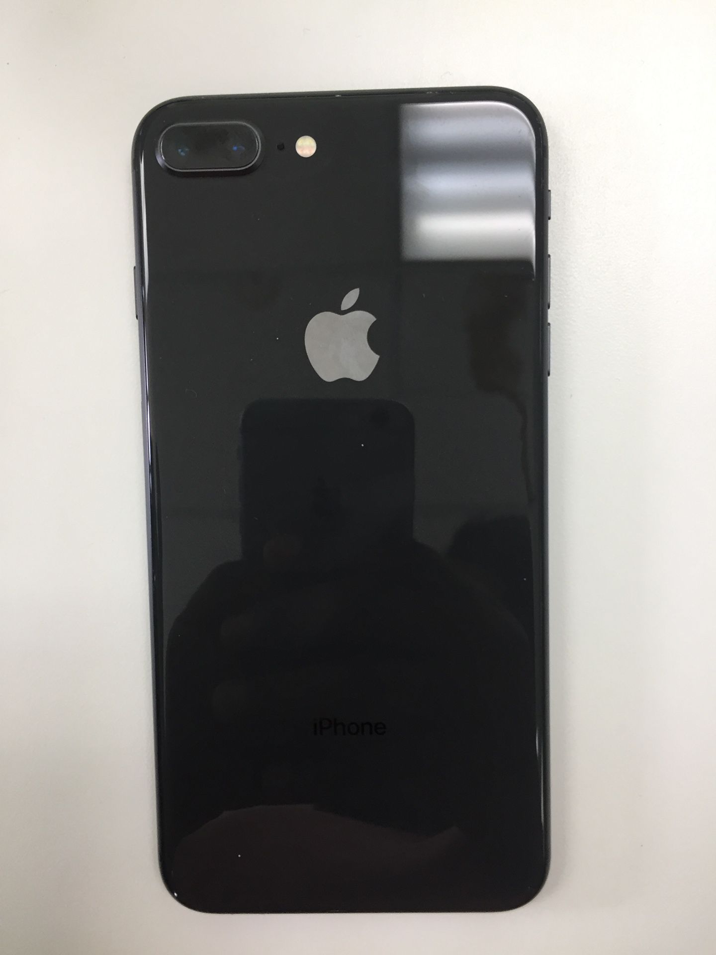 brand new iphone 8plus. no cracks. with at&t 64Gb