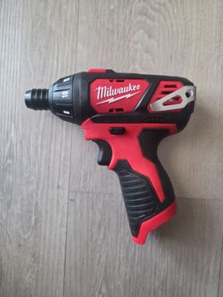 Milwaukee m12 drill