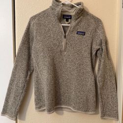 Women’s Grey/Tan Patagonia quarter zip sweater