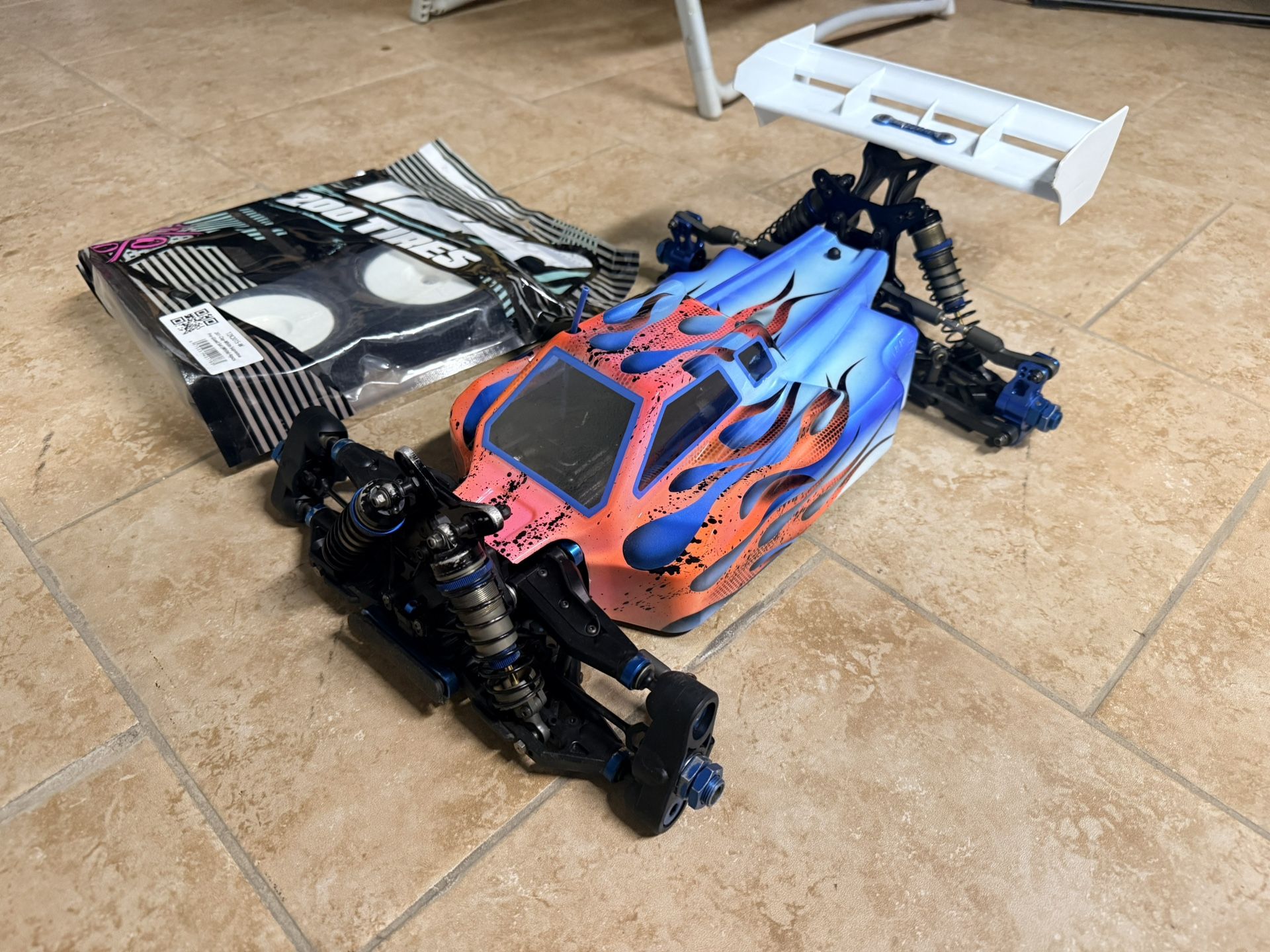 Team Associated RC8B4.1e Team 1/8 4WD