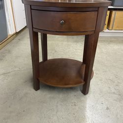 End Table/Nightstand
