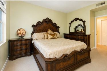 Hooker Furniture 4- Piece Bedroom Set